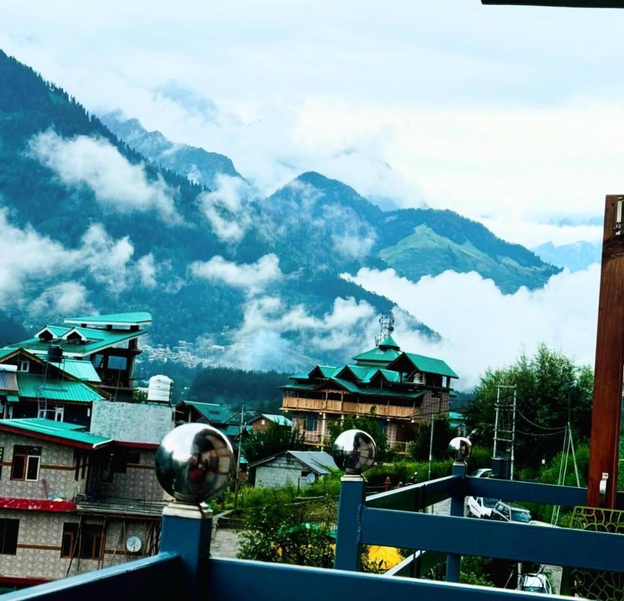 Hotel Himachal Heights Manāli Exterior foto